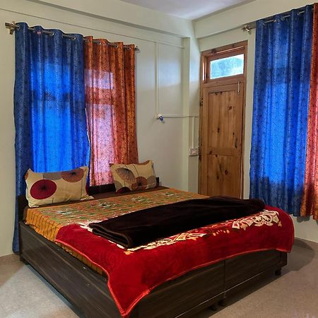 New Brahma Cafe Guest House Kalgha ภายนอก รูปภาพ