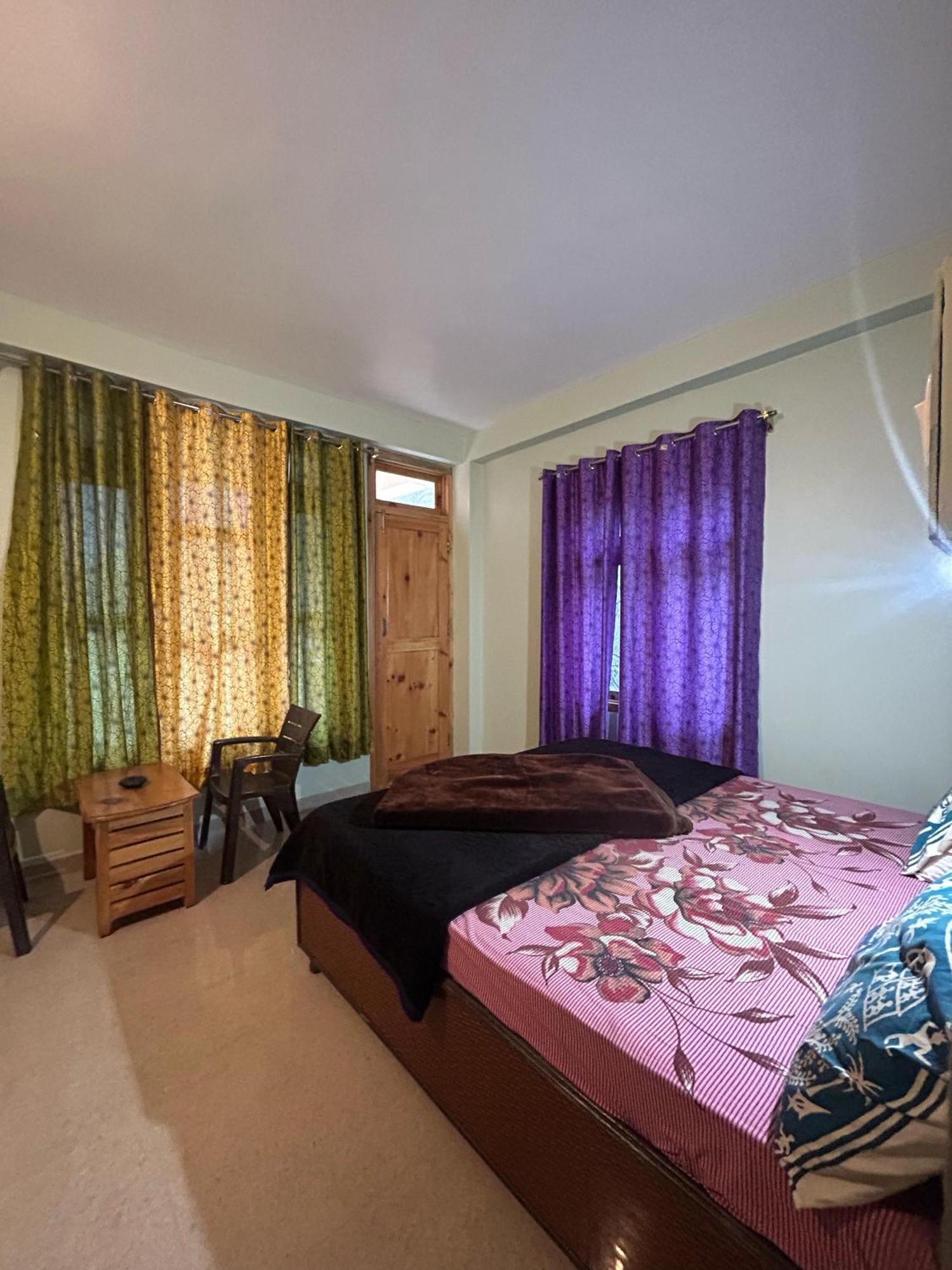 New Brahma Cafe Guest House Kalgha ภายนอก รูปภาพ
