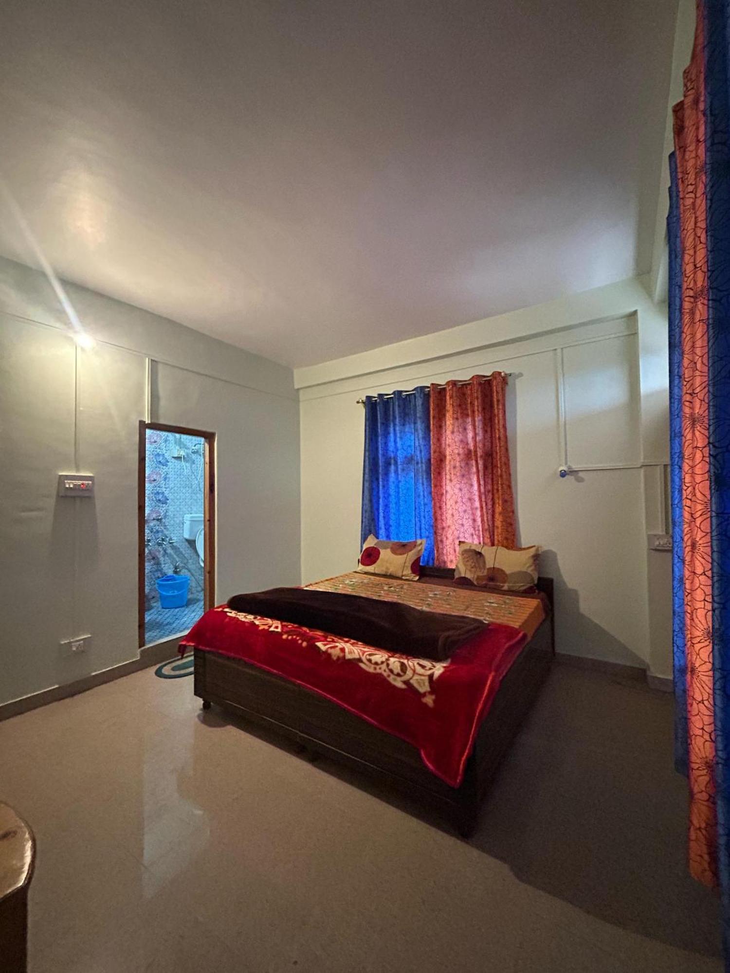New Brahma Cafe Guest House Kalgha ภายนอก รูปภาพ