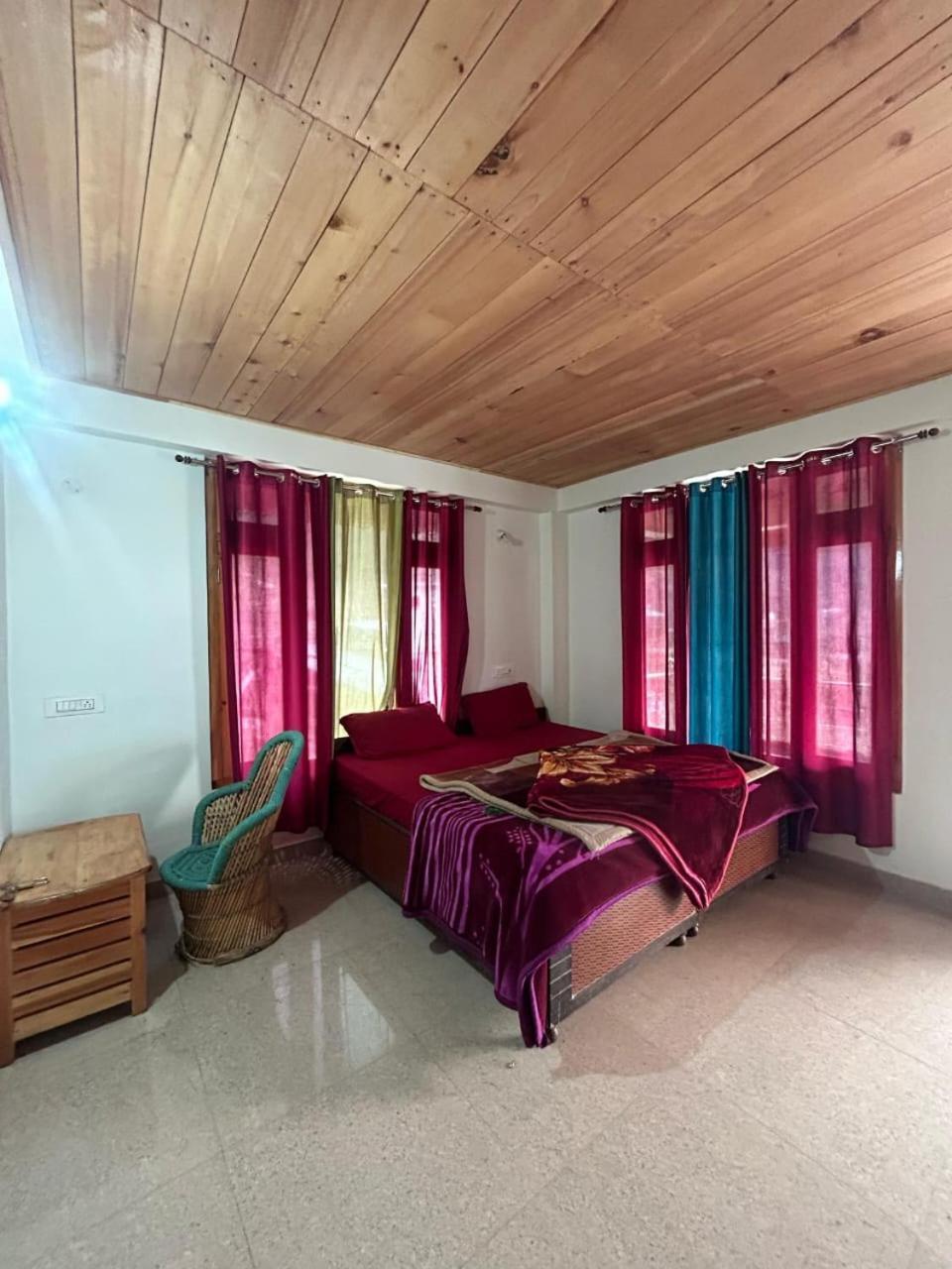 New Brahma Cafe Guest House Kalgha ภายนอก รูปภาพ